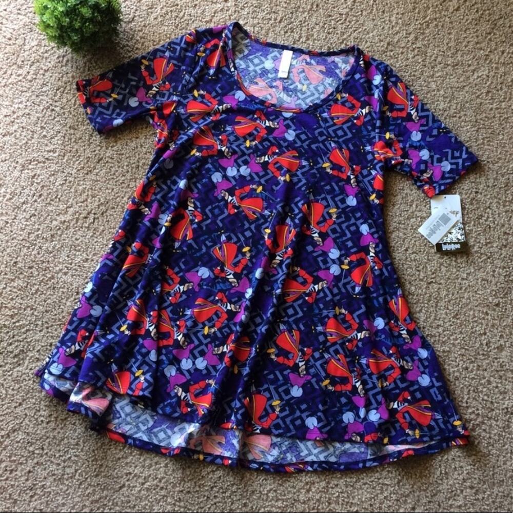 Lularoe NWT Disney Captain Hook Peter Pan Perfect Tee Long a-line Tunic Size XXS